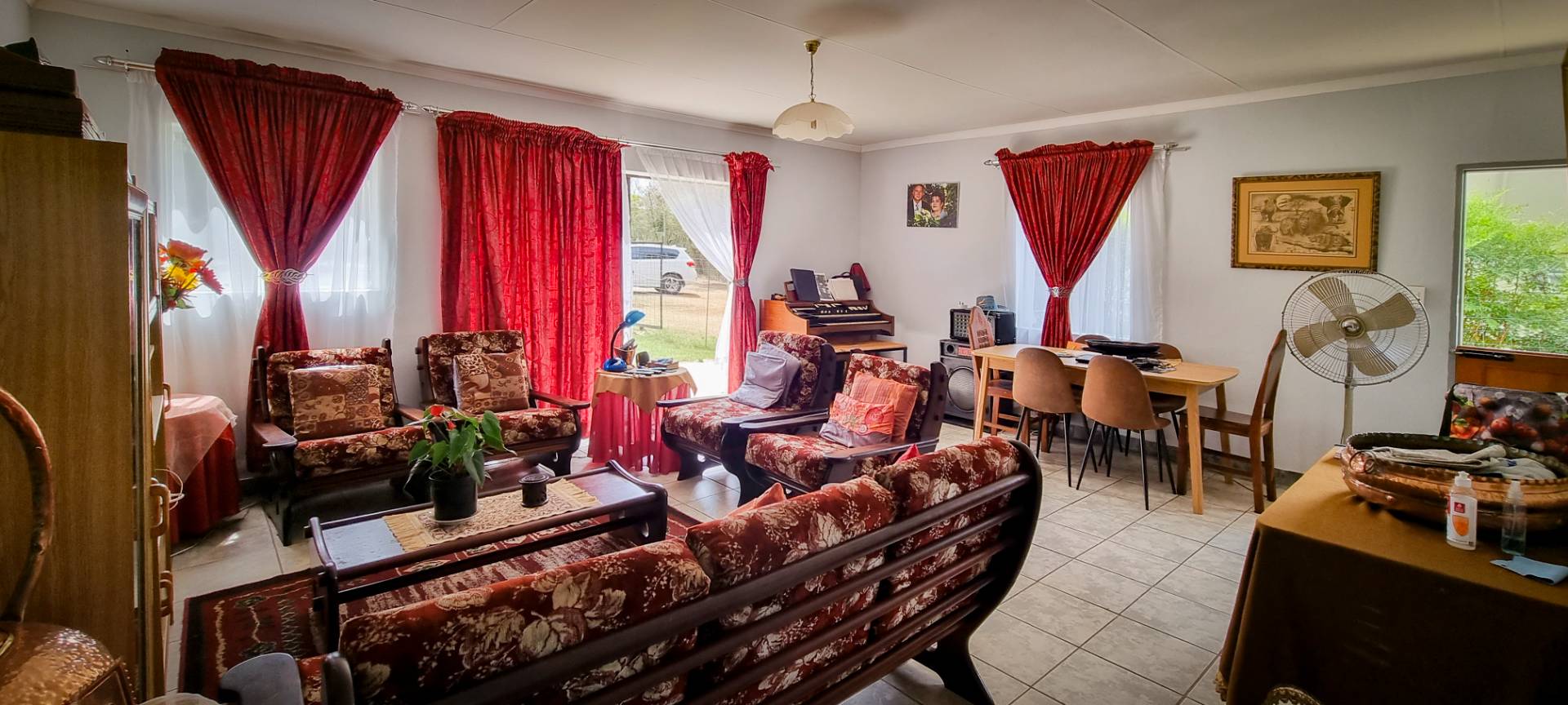 5 Bedroom Property for Sale in Hartbeespoort Rural North West